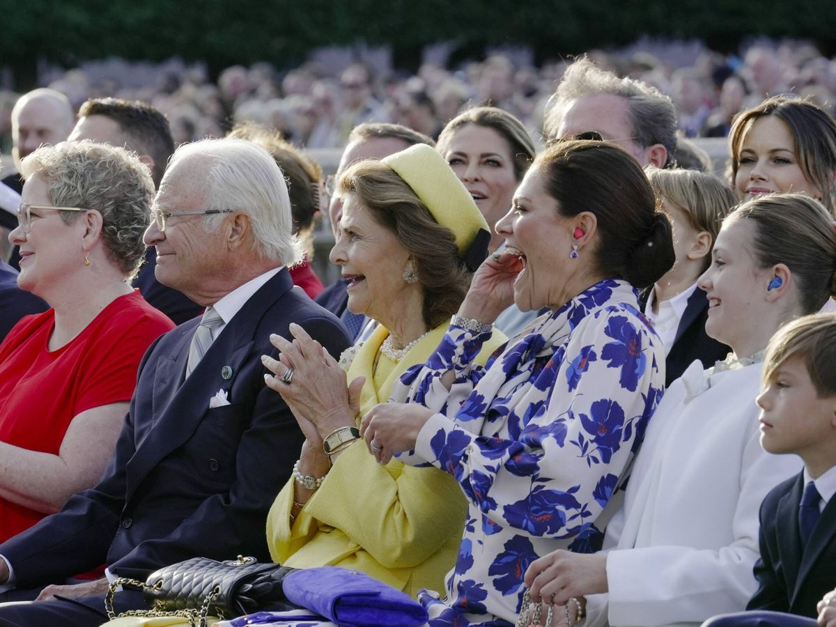 Foto: La familia real sueca, durante el concierto por el Jubileo de Oro del rey. (Cordon Press)