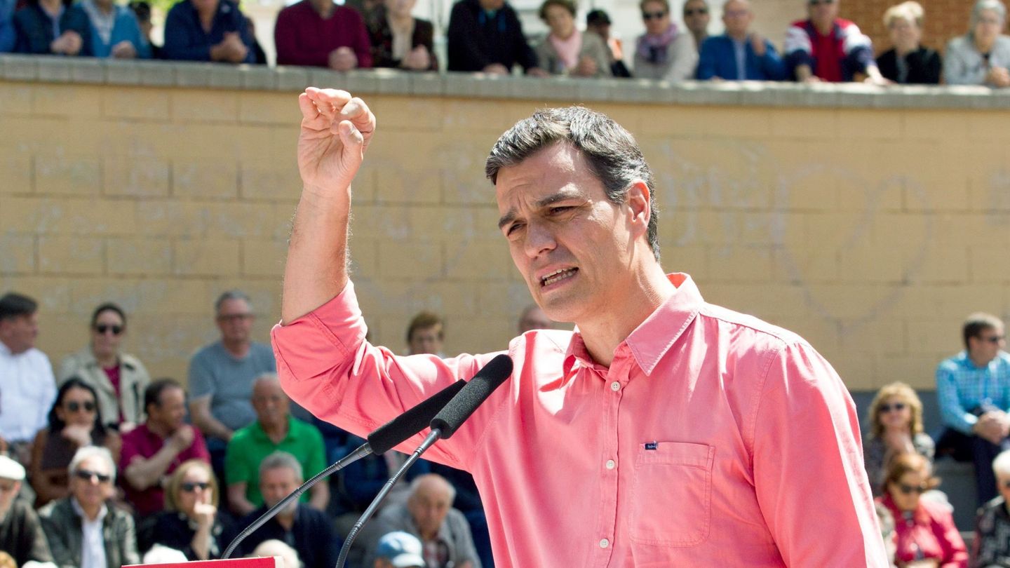 Pedro Sánchez durante su intervención en un acto público de su partido celebrado en Logroño. (EFE)