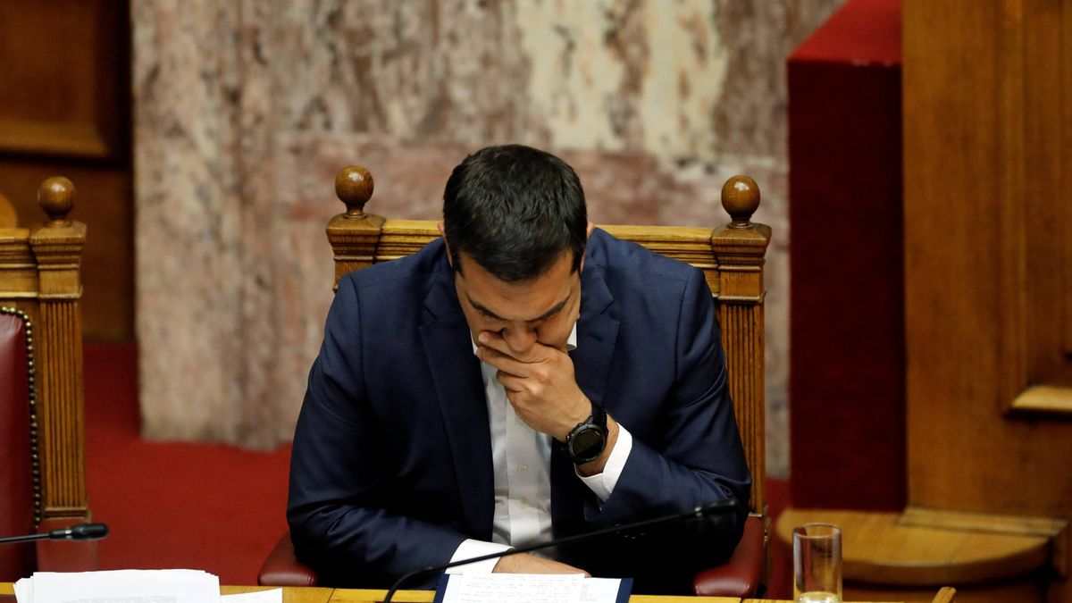 La derecha promueve la moción de censura contra Tsipras, los nazis un golpe de Estado