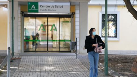 El parche de los MIR y batalla sindical en el verano más difícil: guerra en la sanidad andaluza