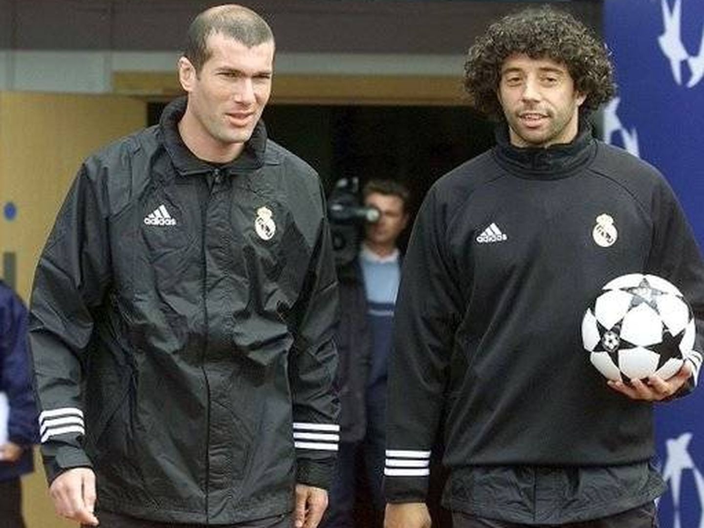 Zidane e Iván Campo, juntos en su etapa como jugadores del Real Madrid 