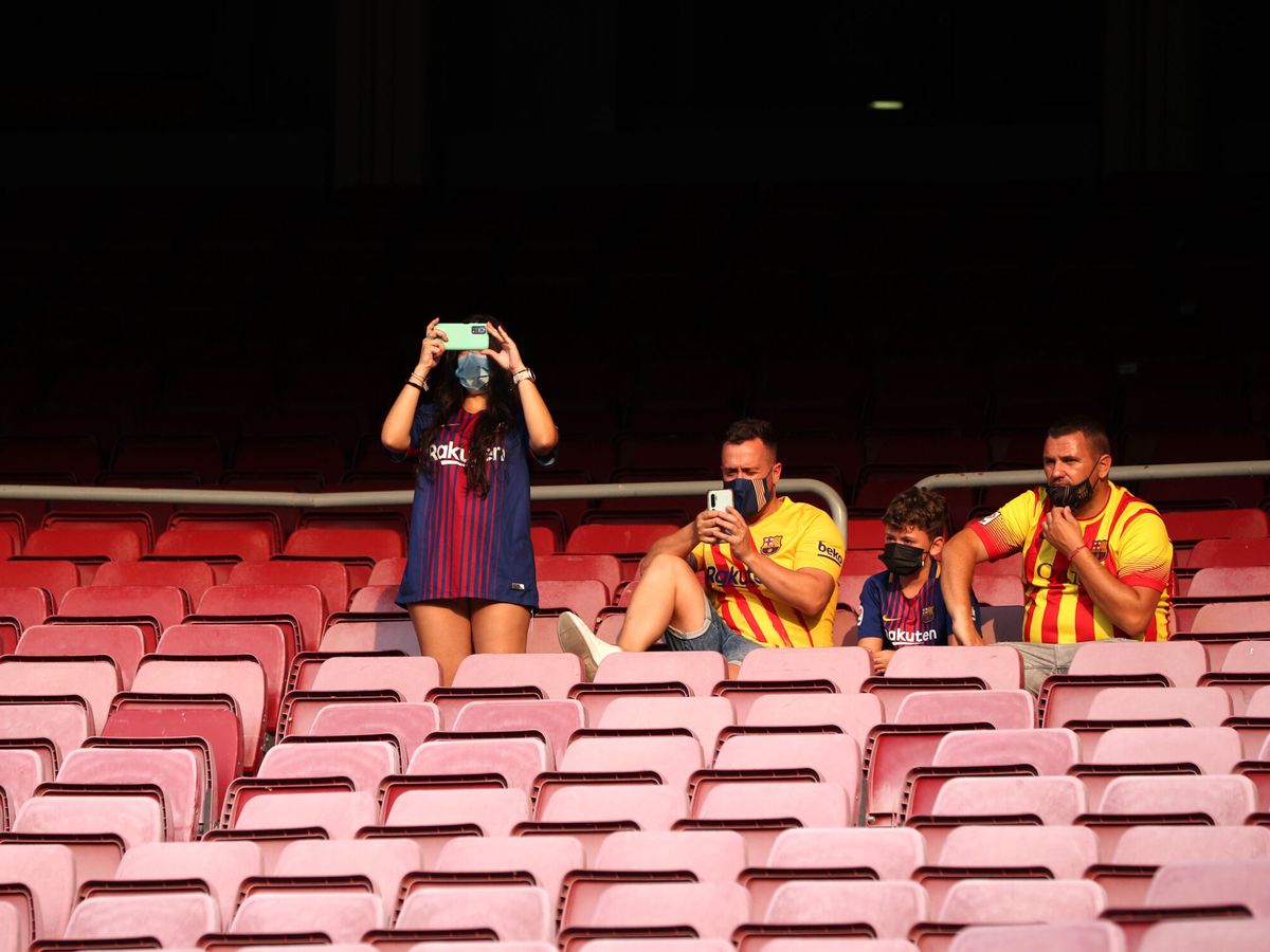 Foto: Público en las gradas del Camp Nou durante el partido del Barcelona contra La Real Sociedad, celebrado el 15 de agosto. (Reuters)