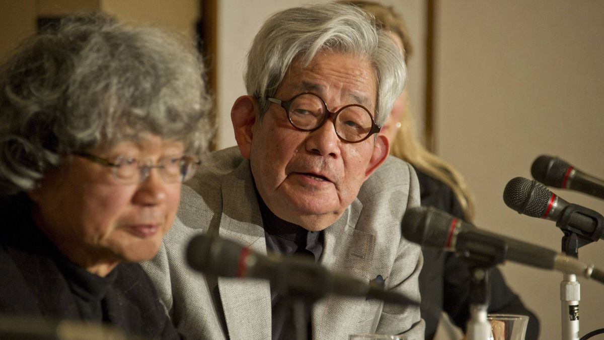 Muere a los 88 años el Nobel de Literatura japonés Kenzaburo Oe