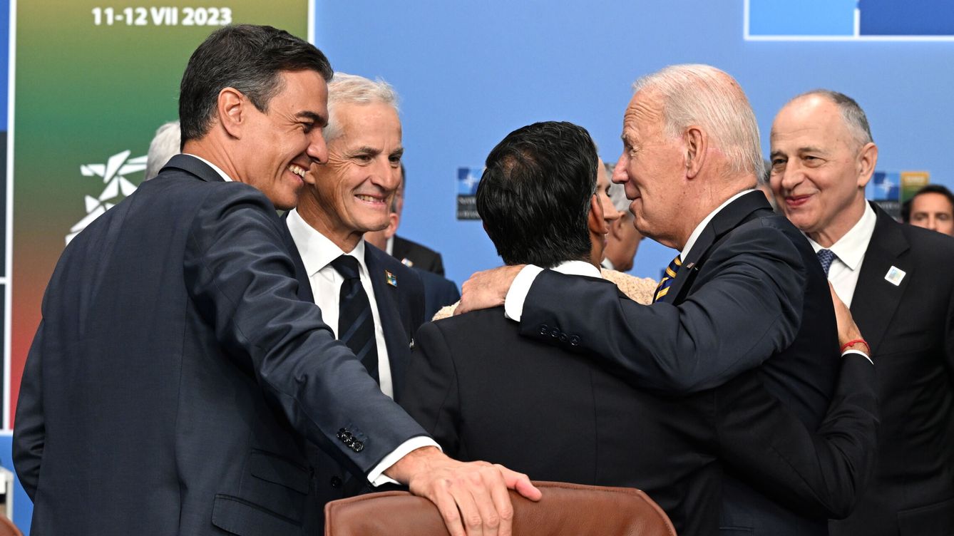 Foto: Sánchez y Biden en la cumbre de la OTAN en Vilnius. (EFE/Filip Singer)