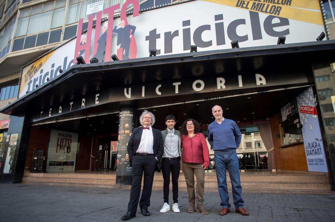 El Mago Pop tras anunciar la compra del Teatre Victoria (EFE)