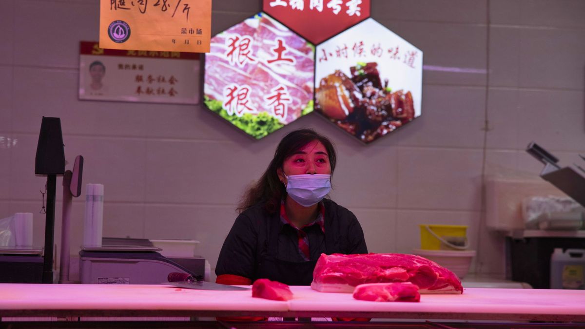 China halla restos de coronavirus en envases de cerdo congelado procedente de Francia