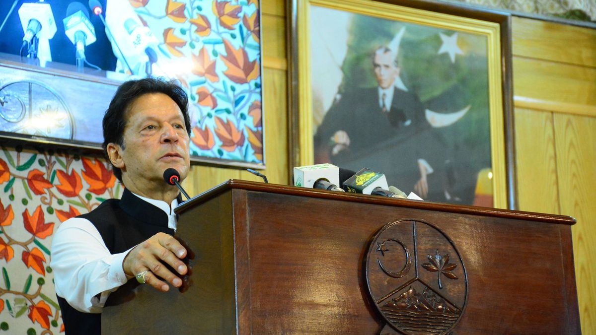 El primer ministro de Pakistán pide colgar a los violadores (aunque luego se arrepiente)