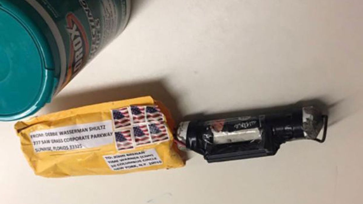 Varios paquetes bomba fueron enviados desde una oficina de correos en Florida