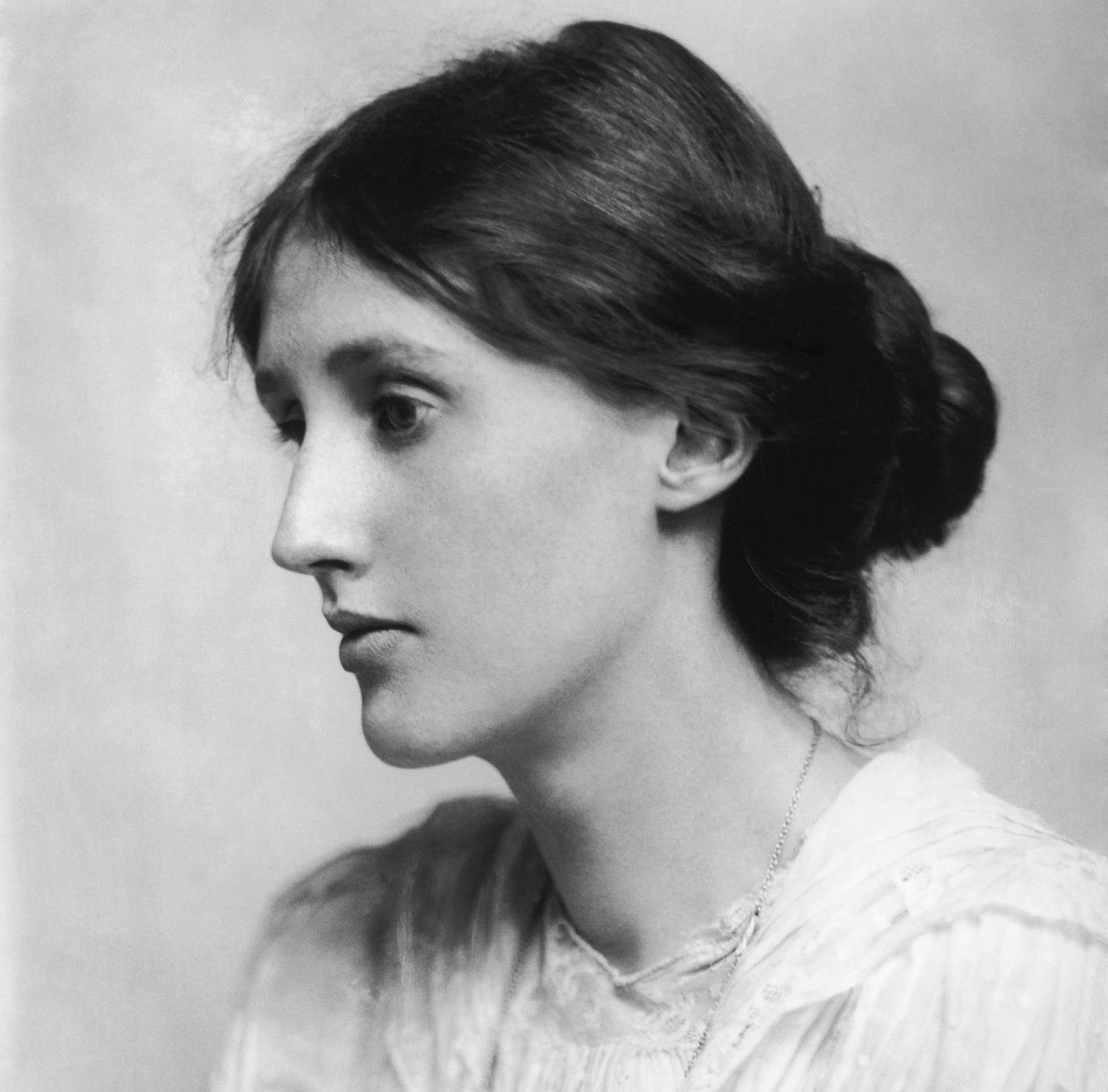 Virginia Woolf retratada por George Charles Beresford