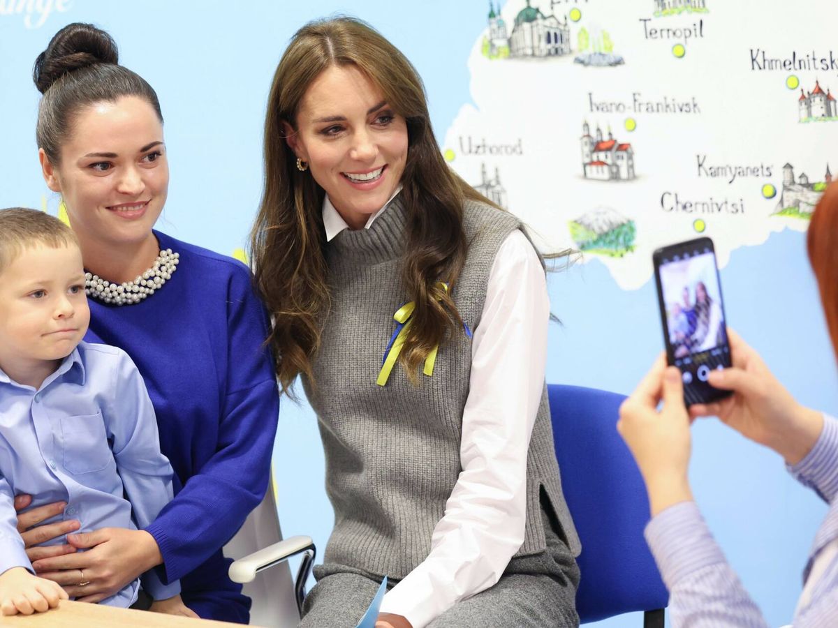 Foto: Kate Middleton en su visita al centro comunitario ucraniano. (Cordon Press)
