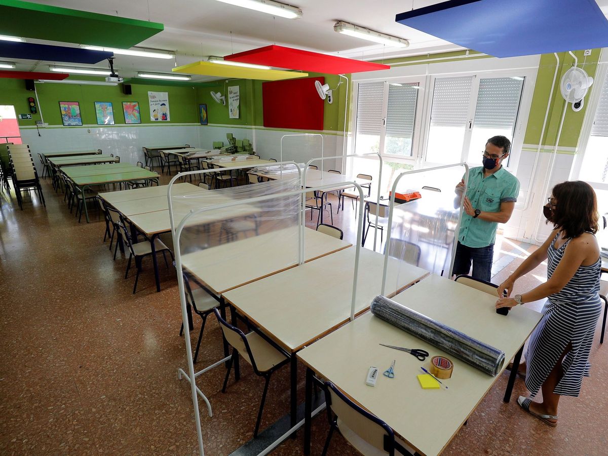 Foto: Un colegio público de la Comunidad Valenciana se prepara para el inicio de curso. (EFE)