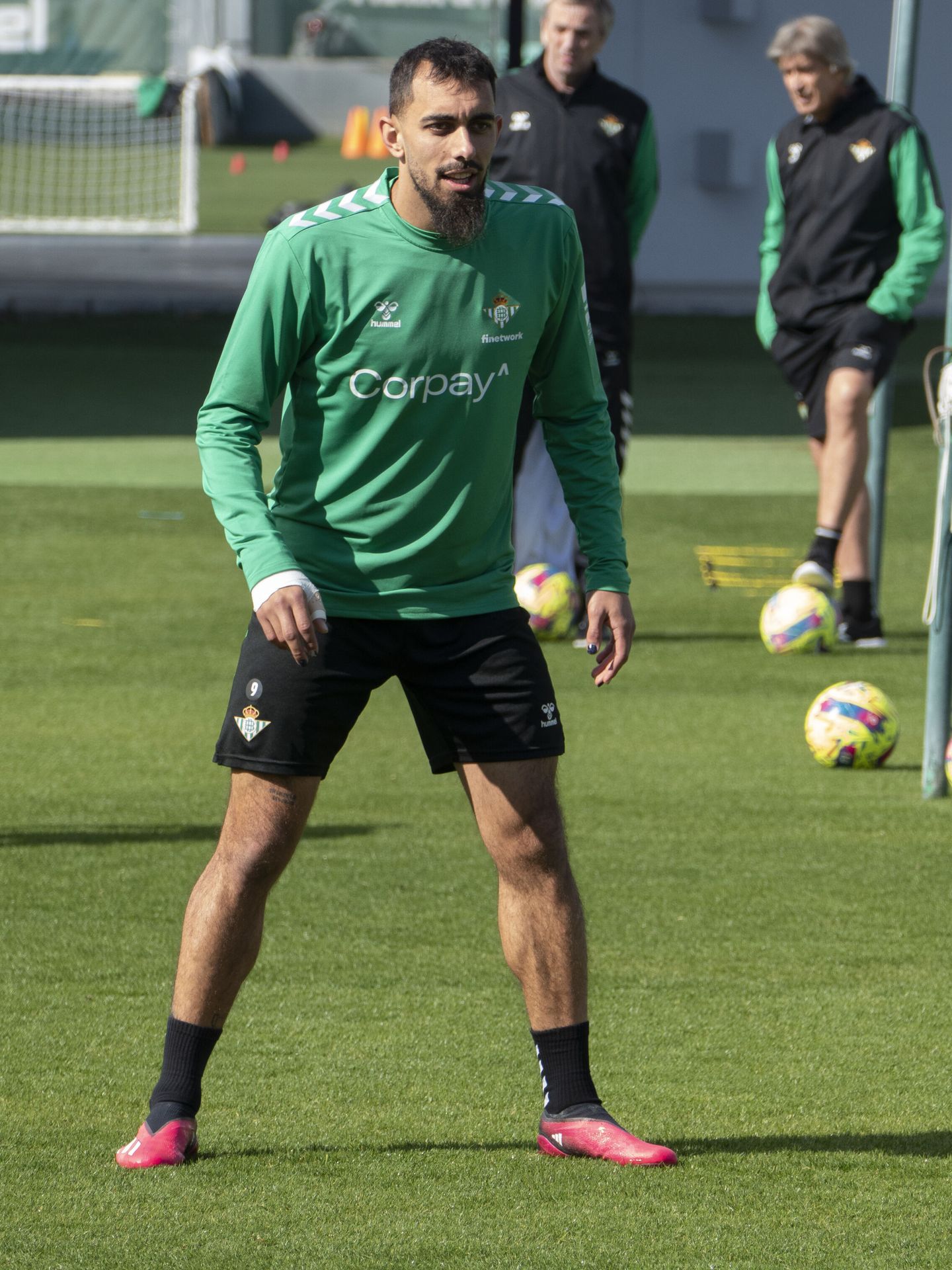 El delantero del Betis, durante un entrenamiento. (EFE/David Arjona)