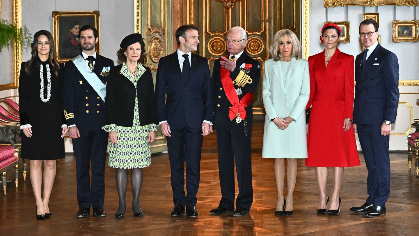La familia real sueca con los Macron. (CP)
