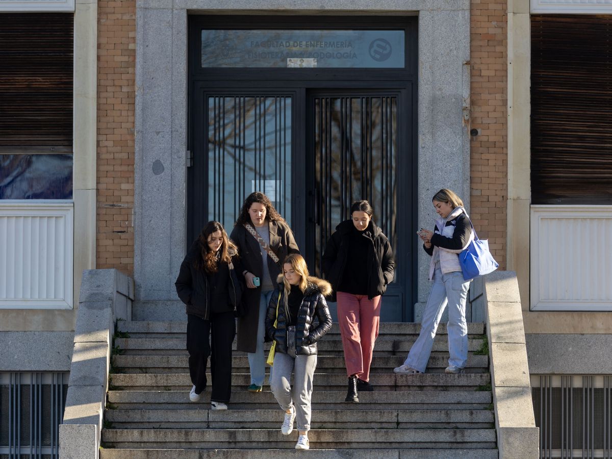 Foto: Estudiantes en la Universidad Complutense de Madrid. (Europa Press/Eduardo Parra)