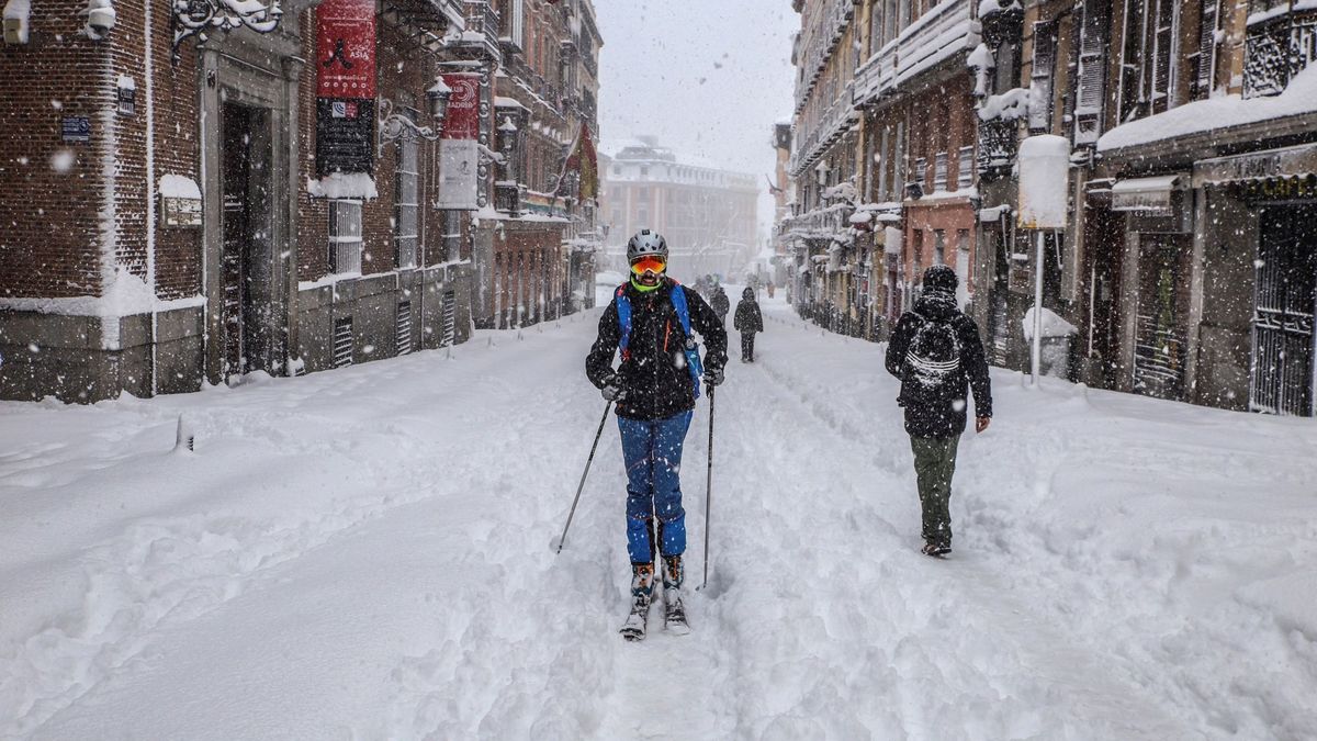 Las dos caras de Filomena: del colapso de la sanidad al día de 'snowboard' por la capital