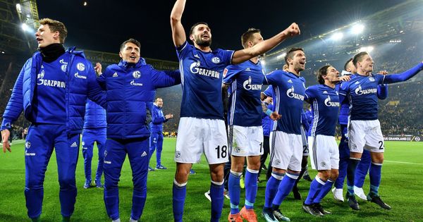Foto: Los jugadores del Schalke celebran la gesta realizada. (EFE)