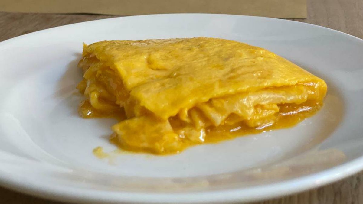 Este es el ingrediente que el chef de la mejor tortilla de patatas de Madrid no pondría en su receta: "Cambia el sabor"