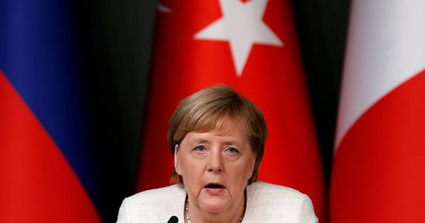 Foto: Merkel durante la conferencia de prensa de la cumbre sobre Siria celebrada este fin de semana. (Reuters) 