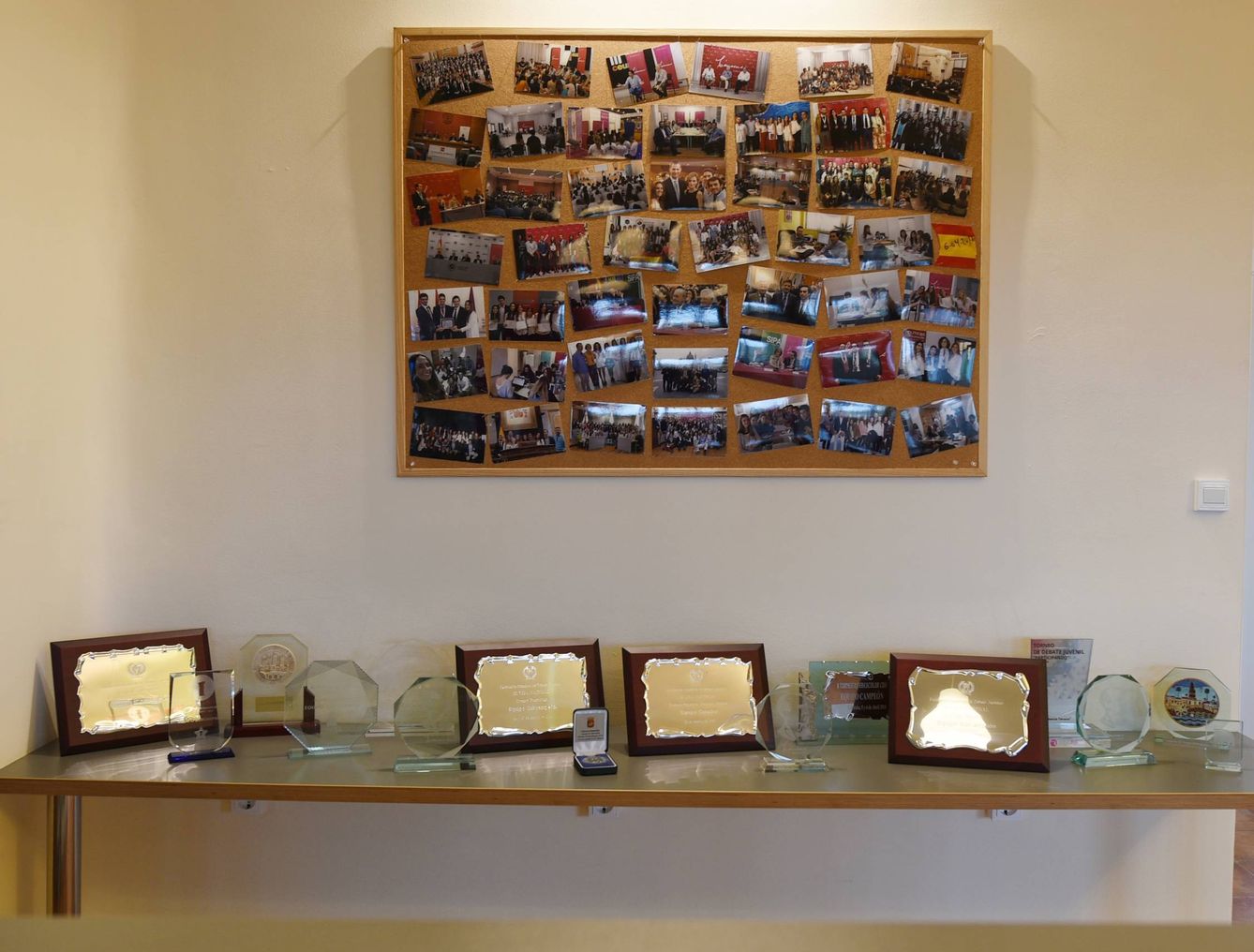 Trofeos y fotos de recuerdo de la Fundación Cánovas (Toñi Guerrero).