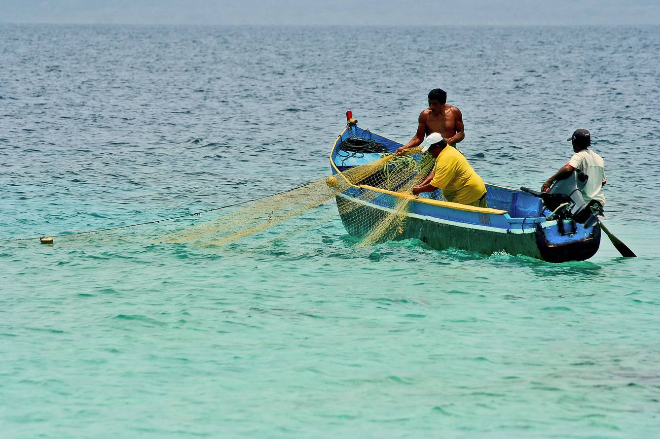 Pescando con los Kuna Yalas en Panamá. (J. B.)
