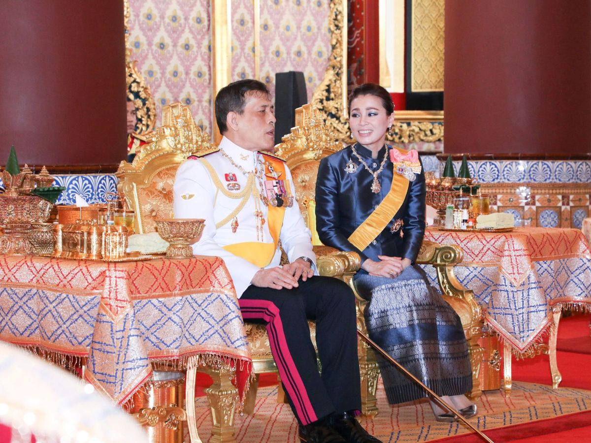 Foto: El rey de Tailandia y la reina Suthida. (Reuters)