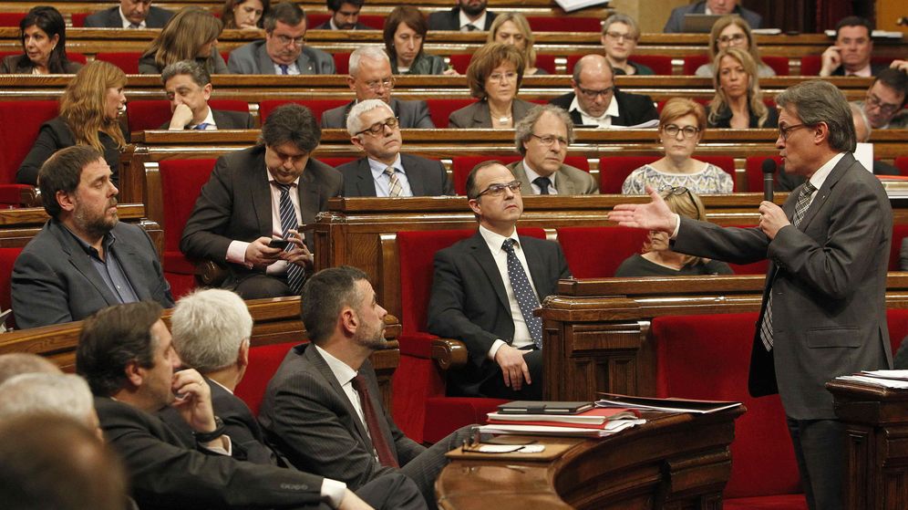 Foto: El presidente de Cataluña, durante una sesión del Parlamento catalán. (EFE)