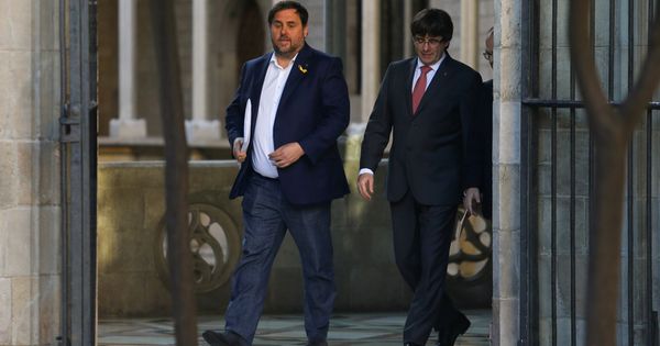 Foto: El presidente de la Generalitat, Carles Puigdemont (d), y el vicepresidente, Oriol Junqueras. (Reuters)