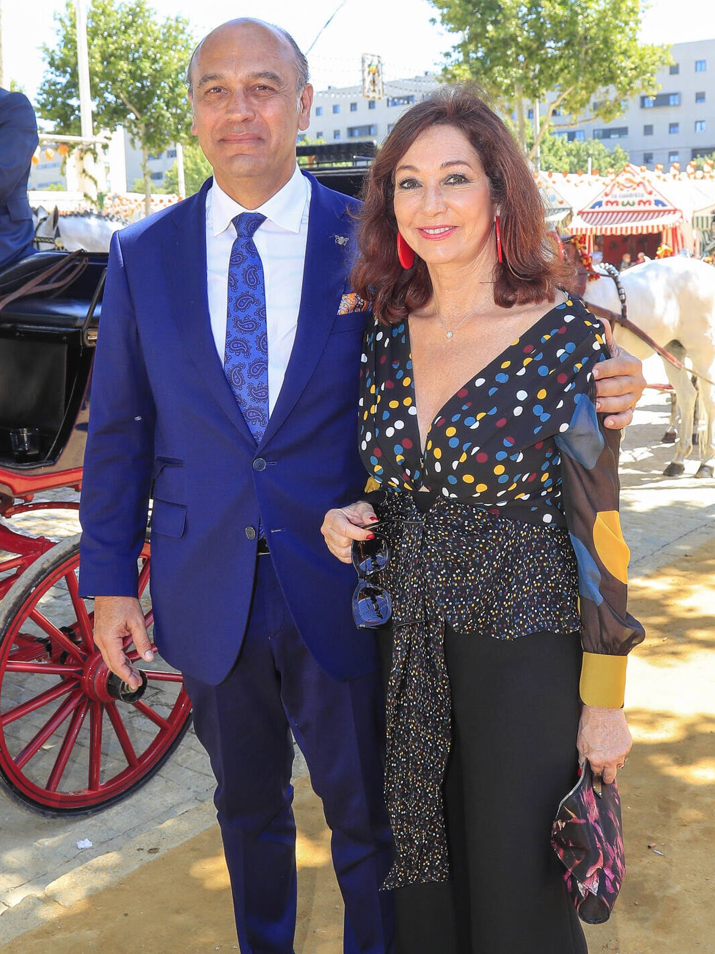 Ana Rosa y su marido, en la Feria de Abril. (Gtres/UAT)