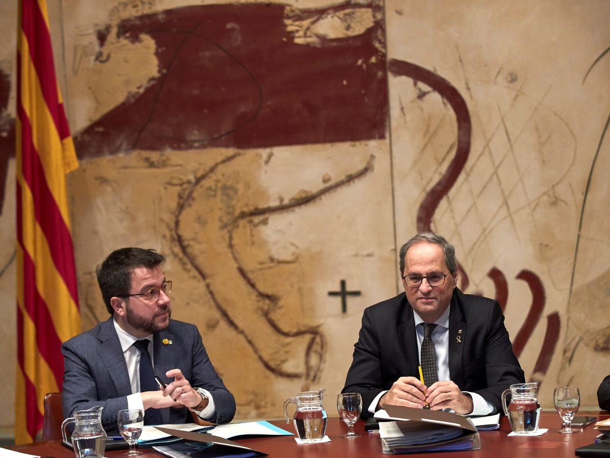 Foto: El presidente de la Generalitat, Quim Torra (d), junto al vicepresidente del Govern y 'conseller' de Economía, Pere Aragonès. (EFE)