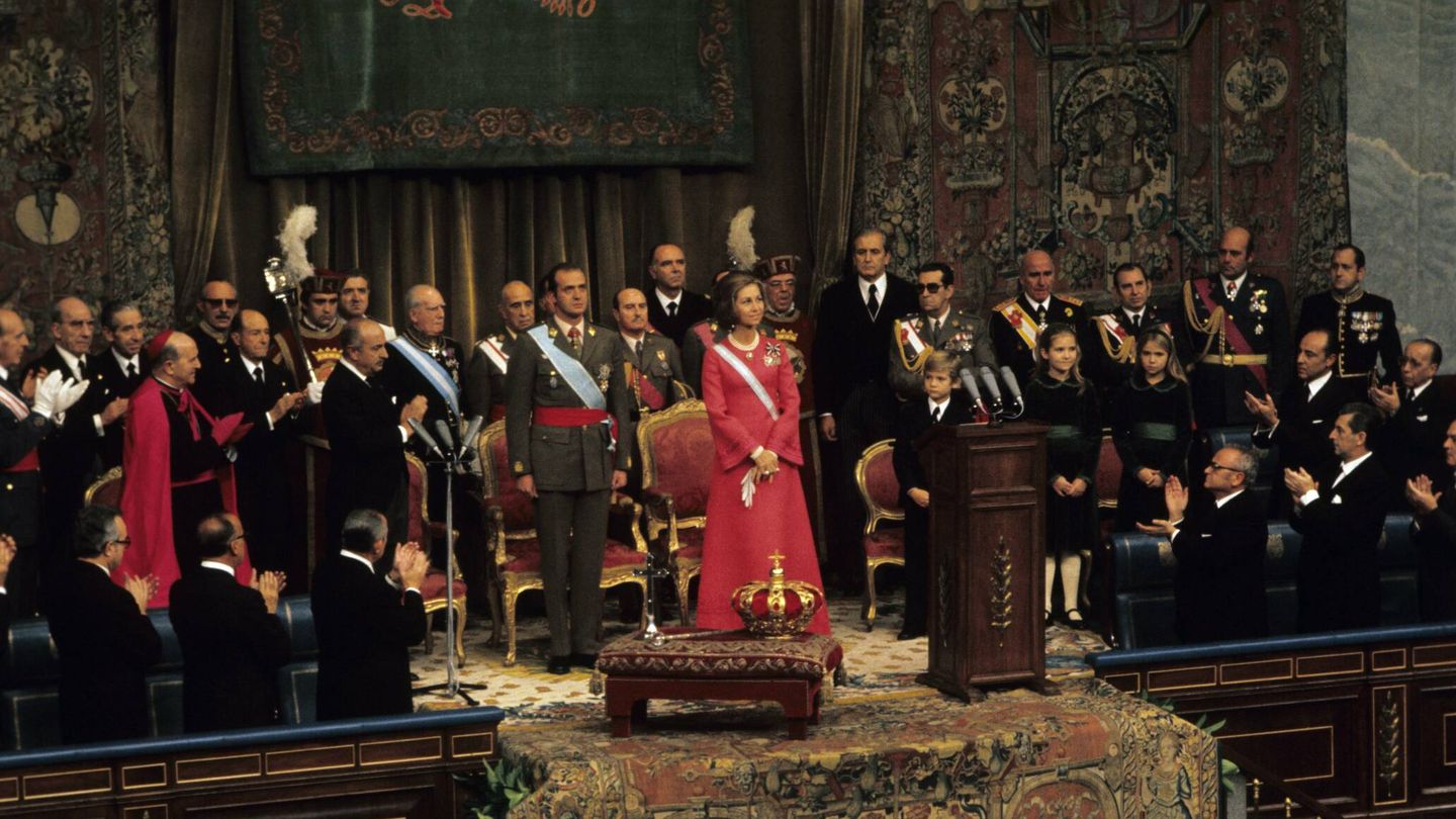 La proclamación como rey de Juan Carlos I en 1975. (Cordon Press)