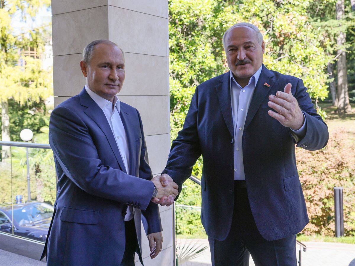 Foto: Putin y Lukashenko en un encuentro en Sochi. (EFE)