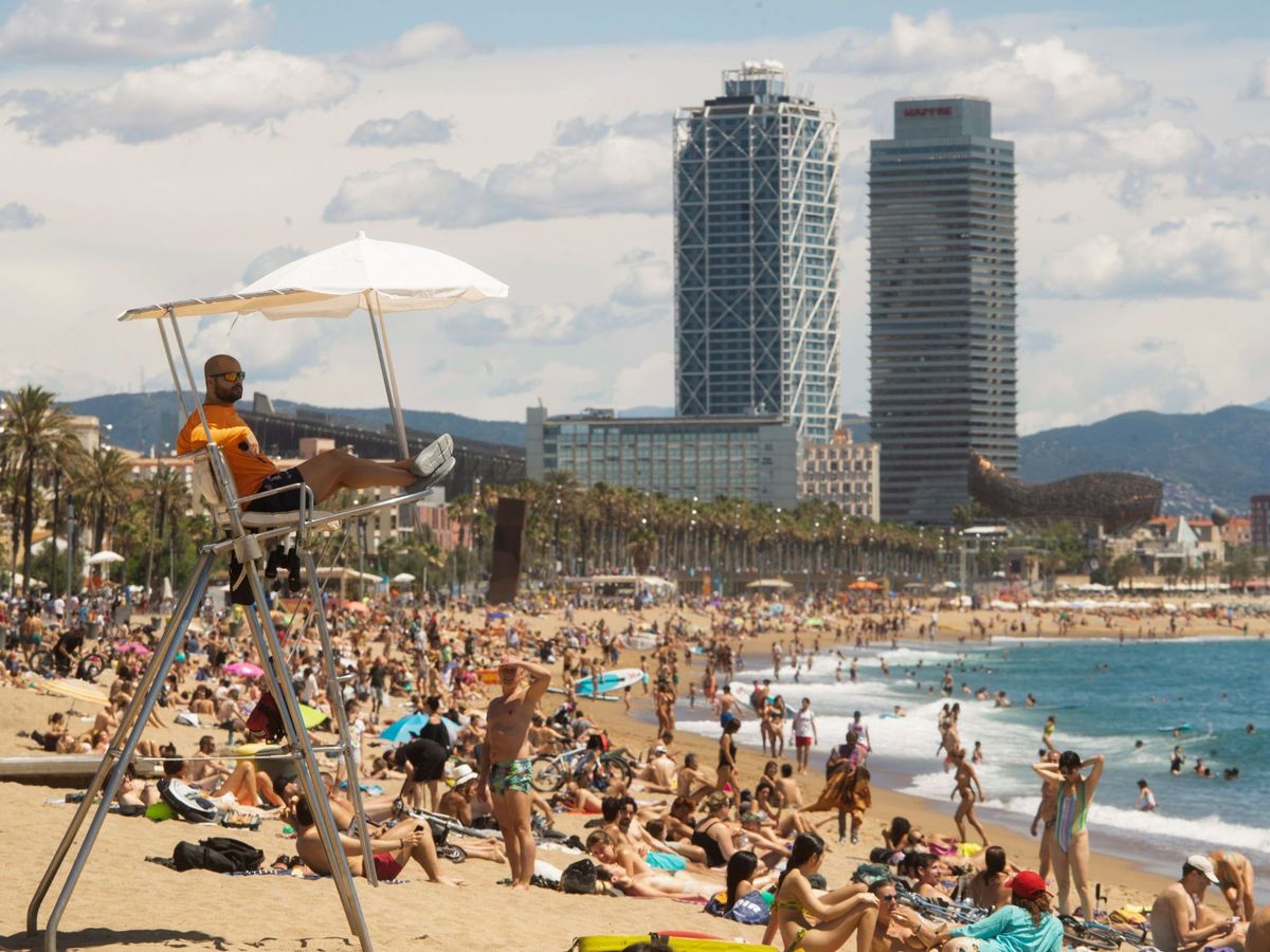 Foto: Aspecto de la playa de San Sebastián, en Barcelona. (EFE)