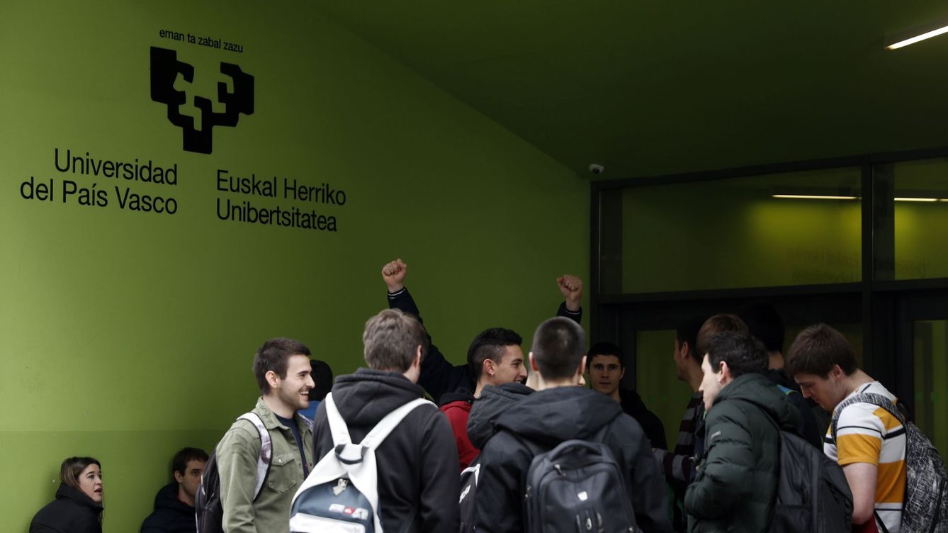 Foto: Imagen de archivo de los estudiantes de la Universidad del País Vasco. (EFE/Luis Tejido)