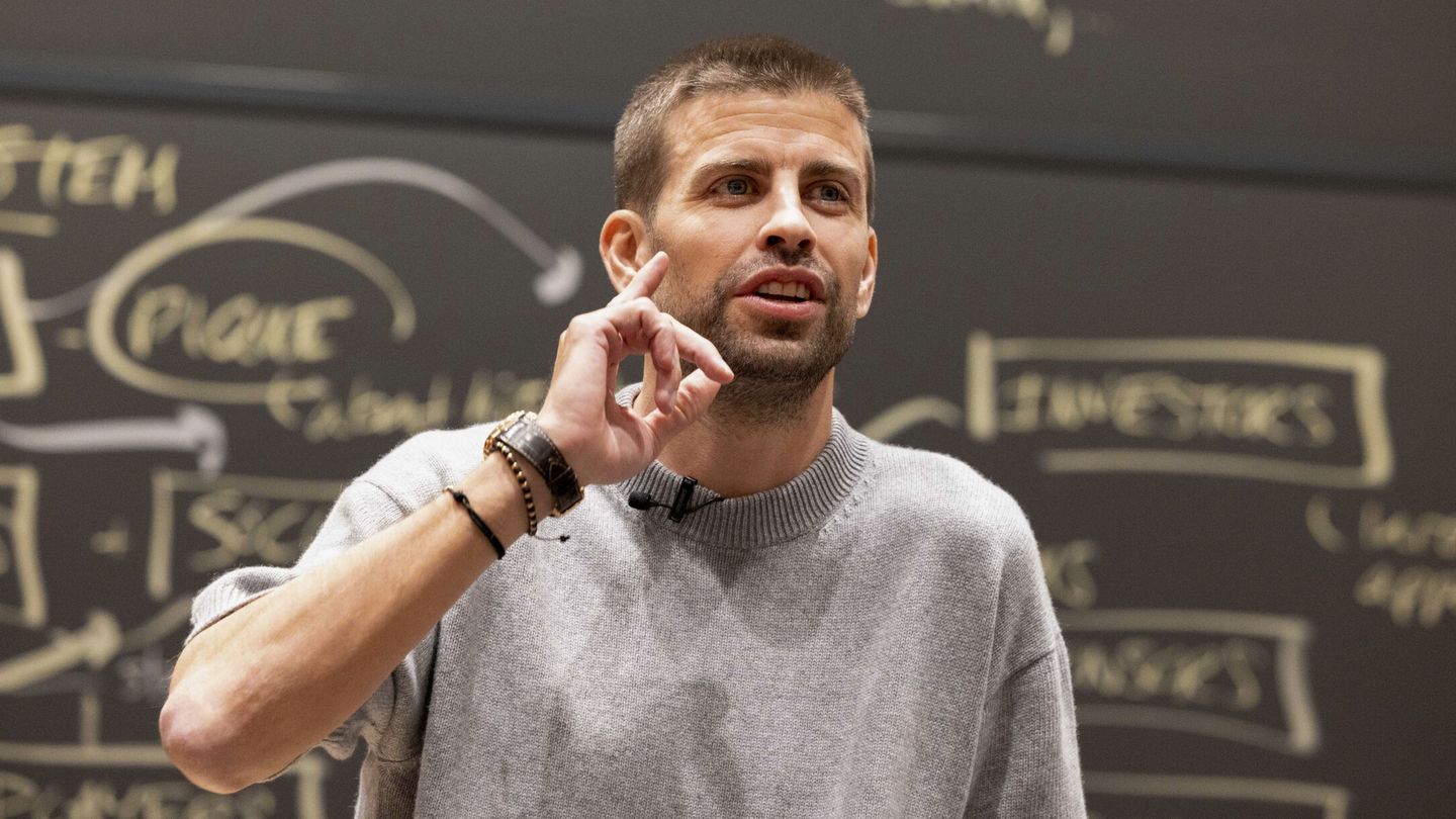 Gerard Piqué, como profesor invitado en Harvard, en Boston. (EFE)