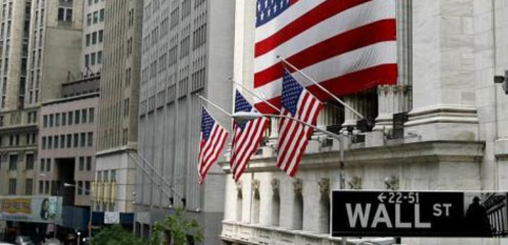 Foto: Wall Street da el pistoletazo de salida a la temporada de resultados entregado al rojo