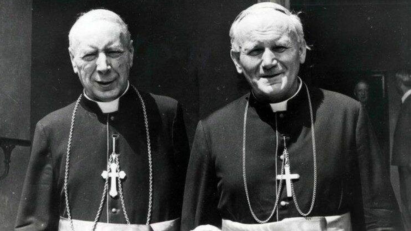 El cardenal Wojtyla, a la derecha.