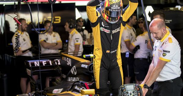 Foto: Carlos Sainz acabó su primera 'temporada' en Renault con una decepción. (EFE)