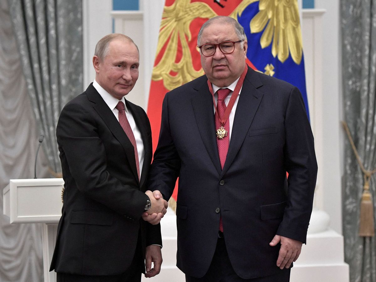 Foto: Alisher Usmánov junto a Vladímir Putin. (Reuters)
