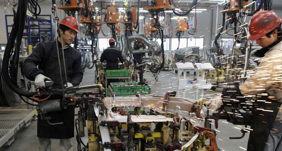 Fábrica de automóviles en China. (Reuters)