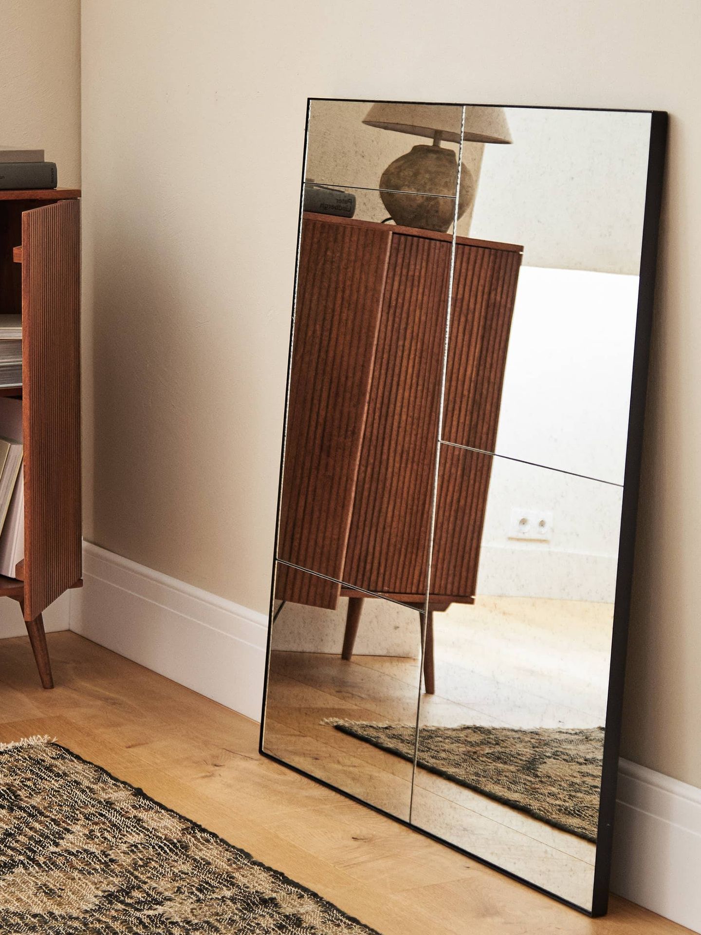 Estos espejos de Zara Home son perfectos para tu dormitorio. (Cortesía)