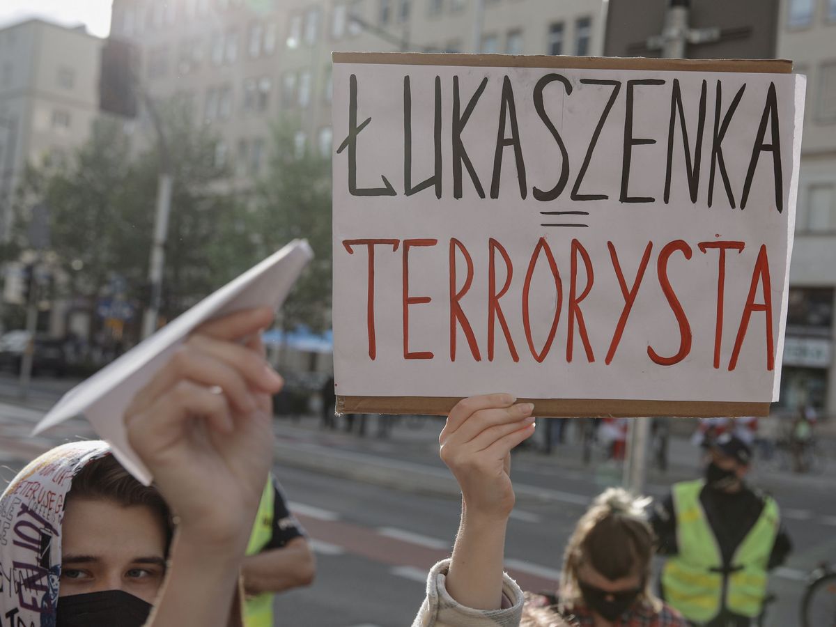 Foto: Protestas contra Lukashenko en Polonia. (Reuters)