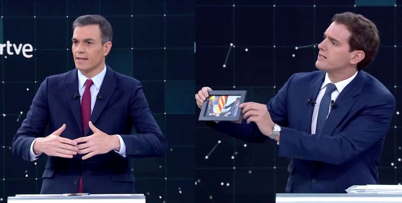 Pedro Sánchez y Albert Rivera, durante el debate de RTVE. (Reuters)