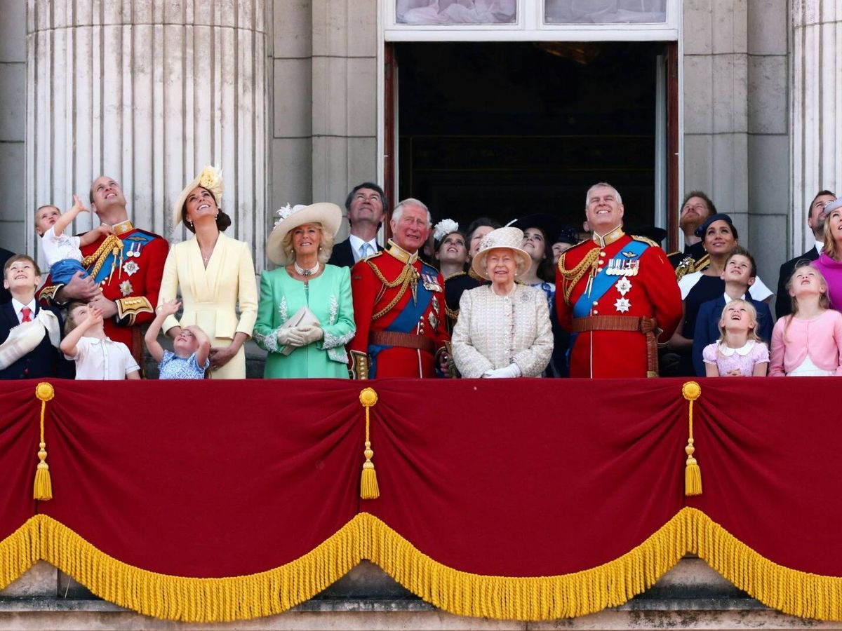 Foto: La familia real británica estrena nuevos títulos. (Reuters/Hannah McKay)