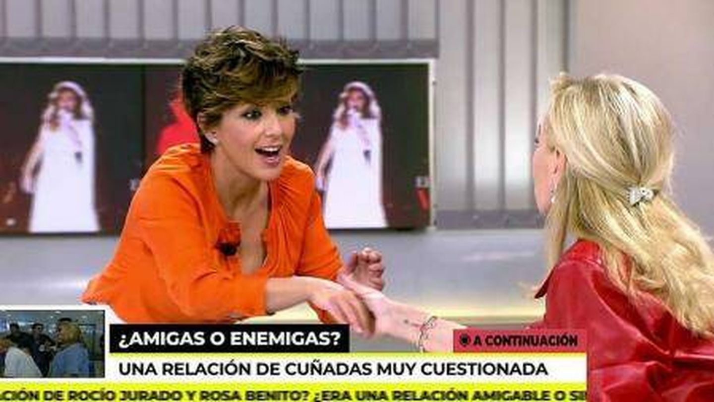 Sonsoles Ónega y Rosa Benito, en 'Ya es mediodía'. (Telecinco)