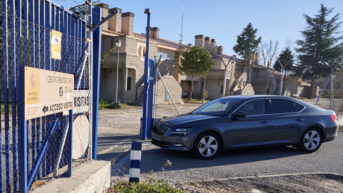 Iñaki Urdangarin llega al Centro Penitenciario de Brieva (Ávila). (EFE)