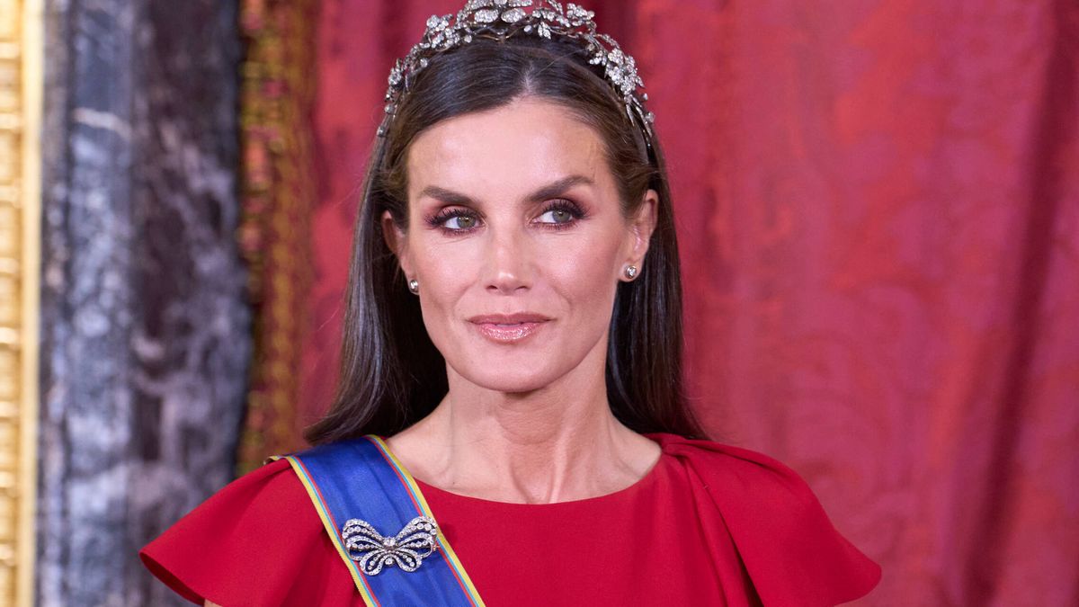 De Letizia a Kate Middleton, inspiración 'royal' para llevar una diadema en tu look de invitada