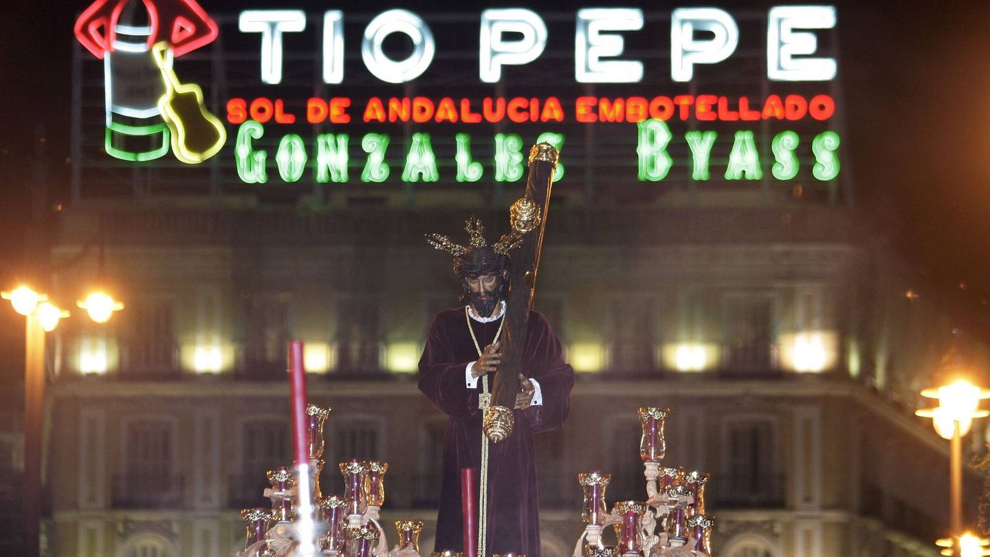 El Cristo de los Gitanos de Madrid es uno de los que ya pasaba tradicionalmente por la Puerta del Sol en la Semana Santa madrileña. (EFE)