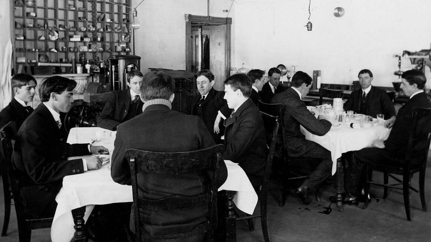 Voluntarios de los experimentos durante uno de los famosos almuerzos en 1902. (Wikipedia)