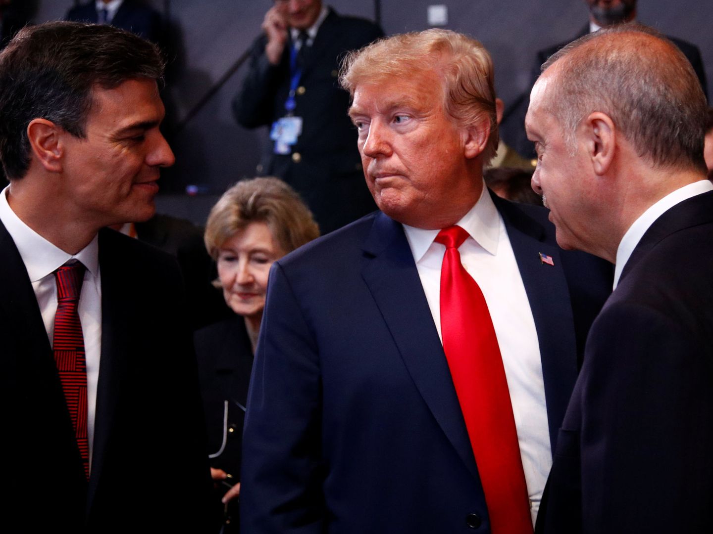 Sánchez y Trump con su homólogo turco en la OTAN (REUTERS)