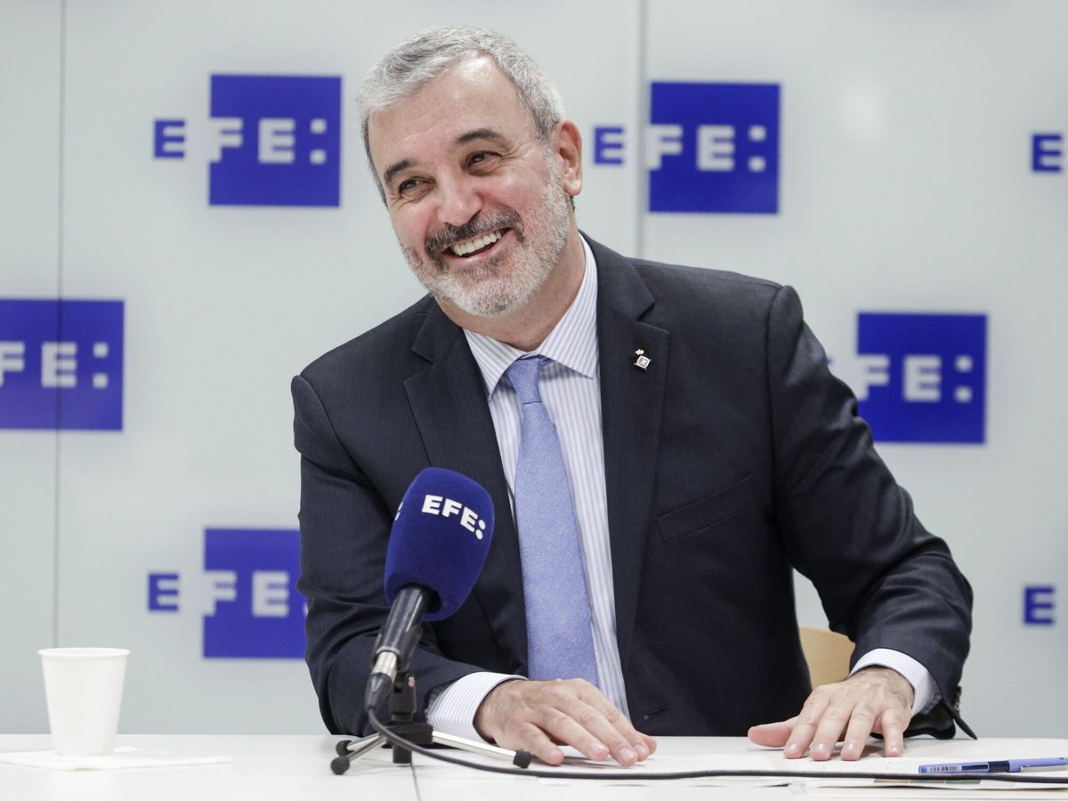 Foto: El primer teniente de alcalde del Ayuntamiento de Barcelona, Jaume Collboni, durante la entrevista con la agencia EFE. (EFE/Quique García)